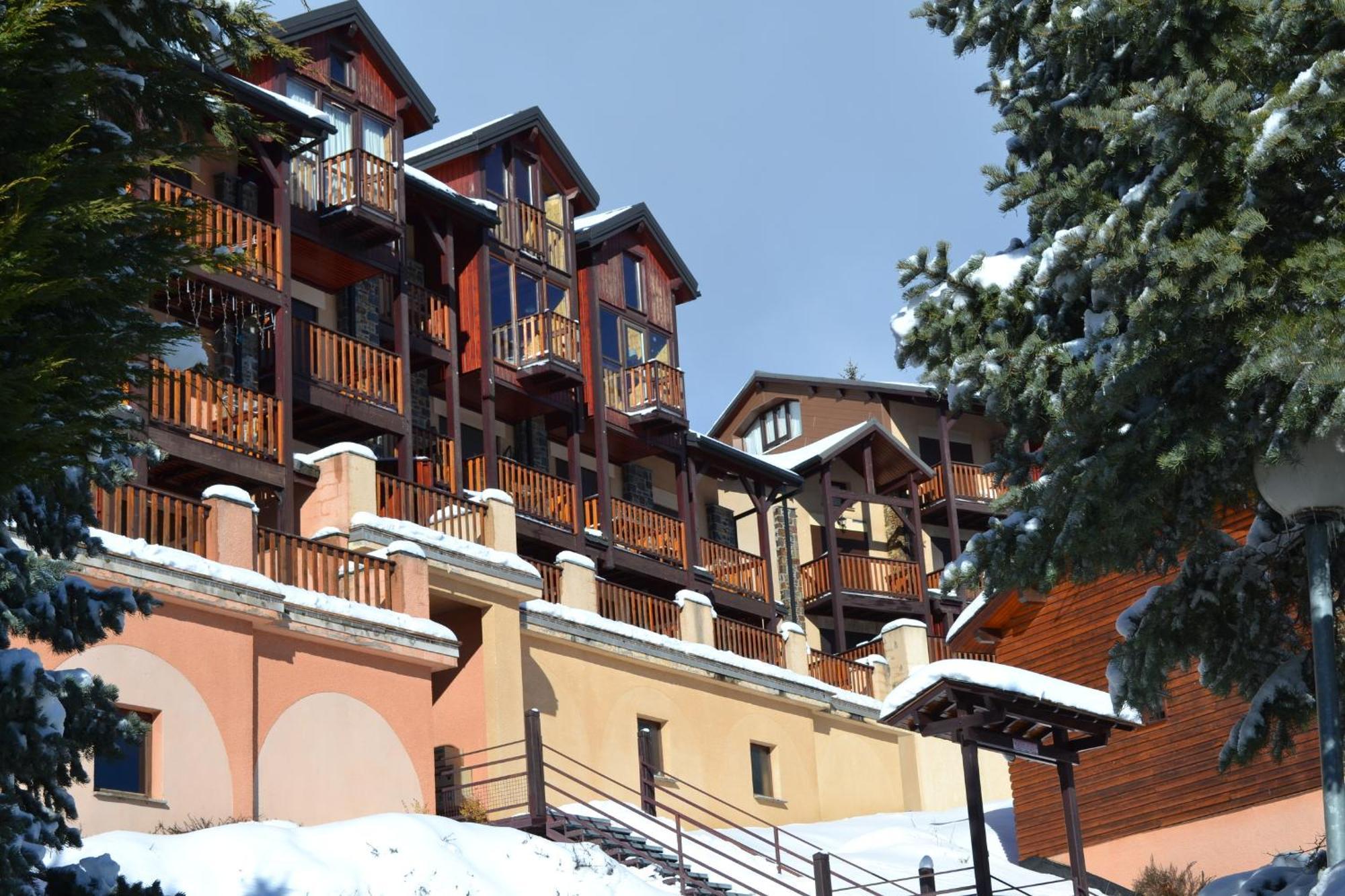 Studio Cabine Chaleureux A Pyrenees 2000 - Wifi Et Parking Prive Bolquere Ngoại thất bức ảnh